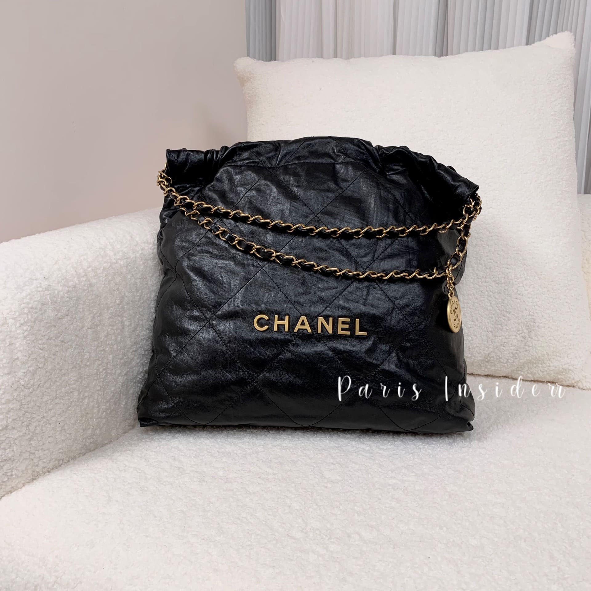 Chanel 22 Bag Medium Black GHW