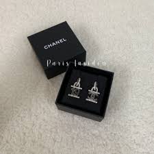 Chanel CC Logo 19 Pendant Earrings - Paris Insider HK limited