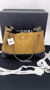 Chanel 25A shopping bag AS5657 – beige/ black 米/黑 - Paris Insider HK limited